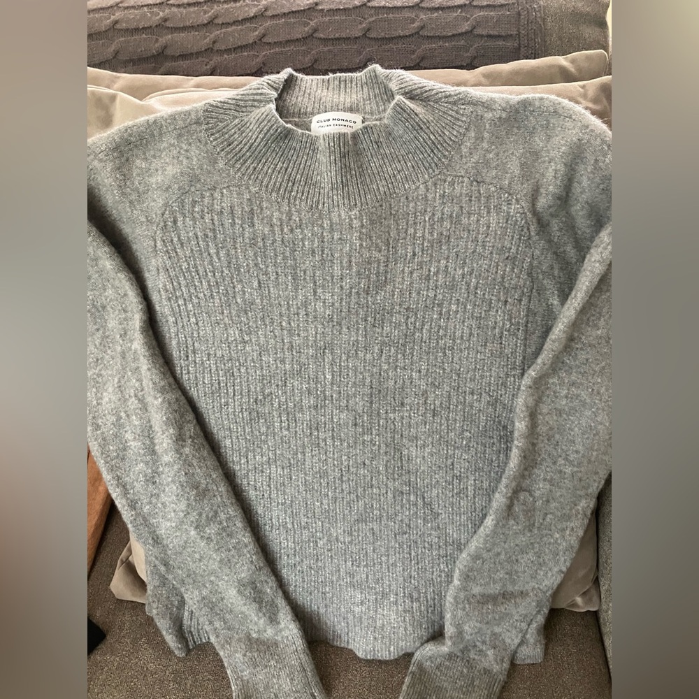 Women’s Gray Sweater